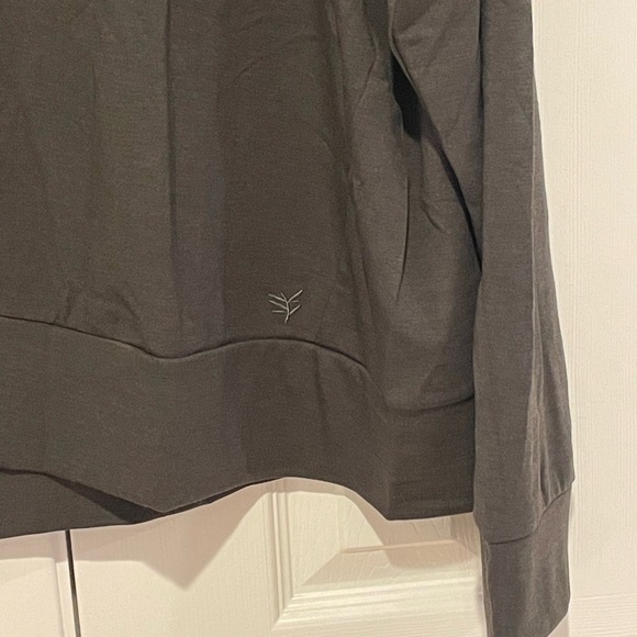 NWOT Cozy Earth Bamboo Crew Pullover Ultrasoft Long Sleeve Sleep Pajama Top - Picture 4 of 6